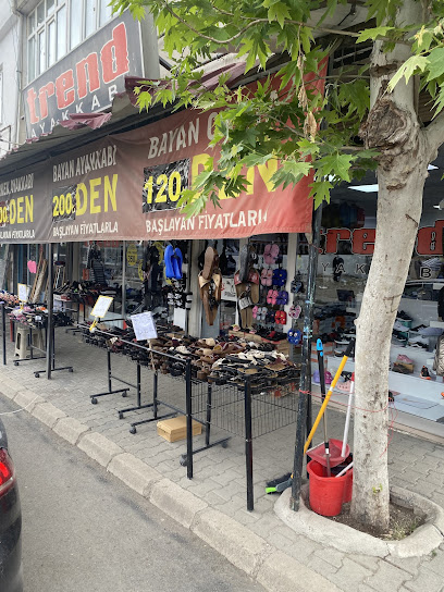 Trend ayakkabı ve çanta